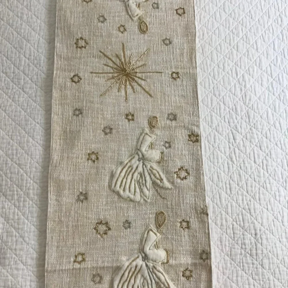 Cherished Traditions Table Runner 14